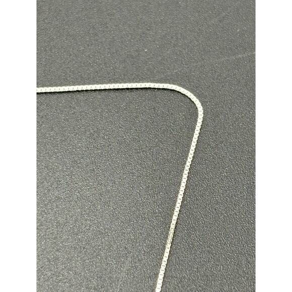 18" New Condition Sterling Silver Paw Print Moon Pendant Necklace 925 - Picture 7 of 11